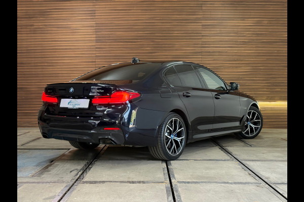 BMW 5 Serie 530e xDrive M-Sport Pro Pakket | Pano | M-Kuipstoelen | H/K Sound | Shadow-Line | HuD | CarbonSchwarz | ParkeerPakket+
