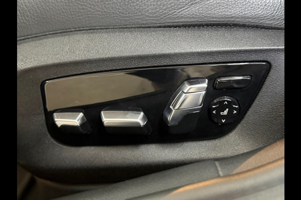 BMW 5 Serie 530e xDrive M-Sport Pro Pakket | Pano | M-Kuipstoelen | H/K Sound | Shadow-Line | HuD | CarbonSchwarz | ParkeerPakket+