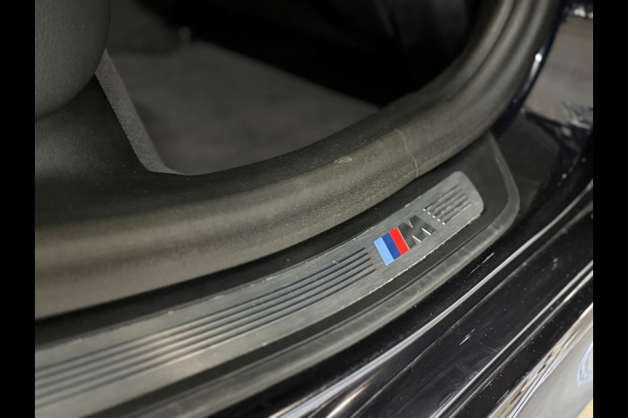 BMW 5 Serie 530e xDrive M-Sport Pro Pakket | Pano | M-Kuipstoelen | H/K Sound | Shadow-Line | HuD | CarbonSchwarz | ParkeerPakket+
