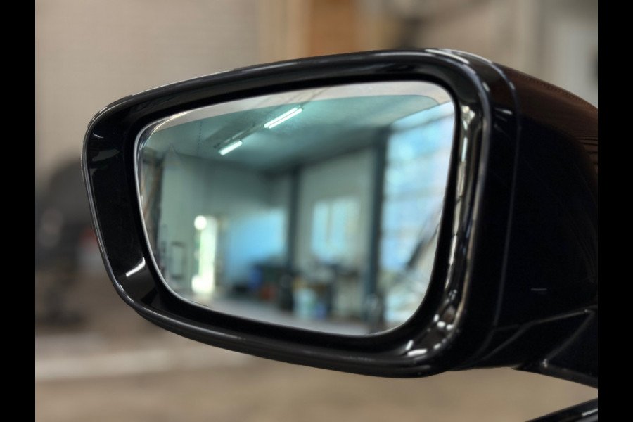 BMW 5 Serie 530e xDrive M-Sport Pro Pakket | Pano | M-Kuipstoelen | H/K Sound | Shadow-Line | HuD | CarbonSchwarz | ParkeerPakket+