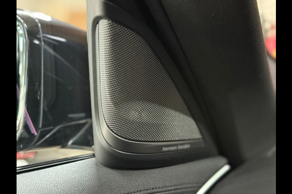 BMW 5 Serie 530e xDrive M-Sport Pro Pakket | Pano | M-Kuipstoelen | H/K Sound | Shadow-Line | HuD | CarbonSchwarz | ParkeerPakket+