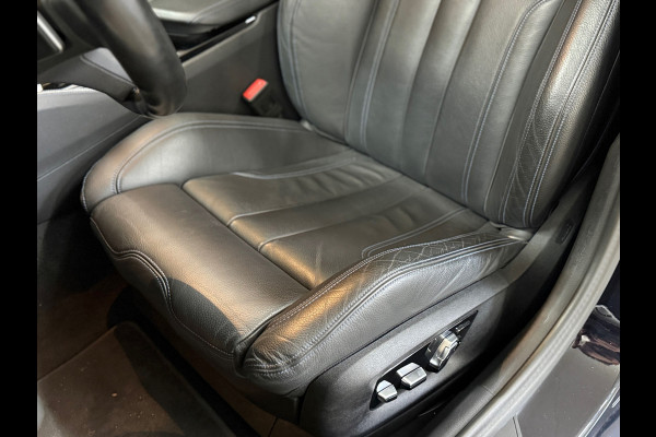 BMW 5 Serie 530e xDrive M-Sport Pro Pakket | Pano | M-Kuipstoelen | H/K Sound | Shadow-Line | HuD | CarbonSchwarz | ParkeerPakket+