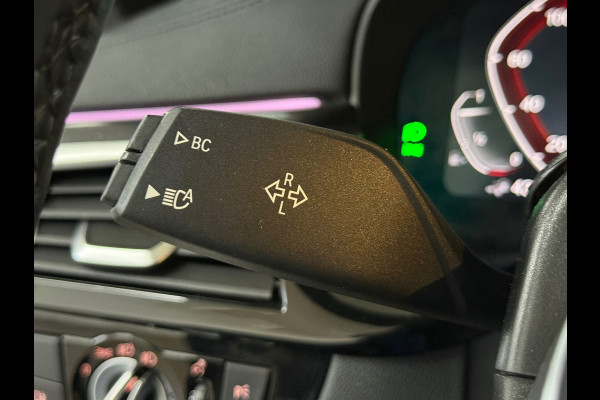 BMW 5 Serie 530e xDrive M-Sport Pro Pakket | Pano | M-Kuipstoelen | H/K Sound | Shadow-Line | HuD | CarbonSchwarz | ParkeerPakket+