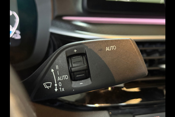 BMW 5 Serie 530e xDrive M-Sport Pro Pakket | Pano | M-Kuipstoelen | H/K Sound | Shadow-Line | HuD | CarbonSchwarz | ParkeerPakket+