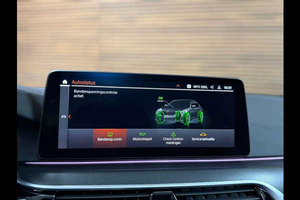 BMW 5 Serie 530e xDrive M-Sport Pro Pakket | Pano | M-Kuipstoelen | H/K Sound | Shadow-Line | HuD | CarbonSchwarz | ParkeerPakket+