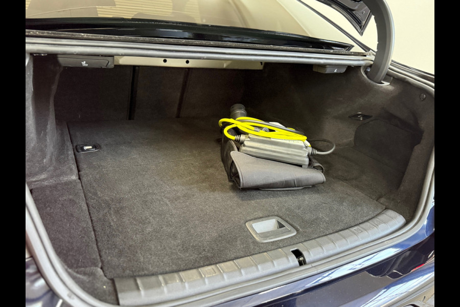 BMW 5 Serie 530e xDrive M-Sport Pro Pakket | Pano | M-Kuipstoelen | H/K Sound | Shadow-Line | HuD | CarbonSchwarz | ParkeerPakket+
