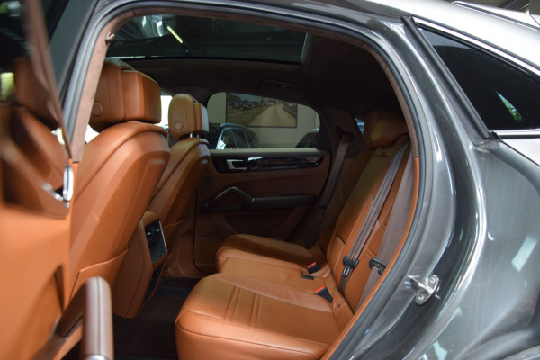 Porsche Cayenne Coupé 3.0 E-Hybrid Nightvision|Panoramadak|Org.NL|2e Eig.|Nwp.143500