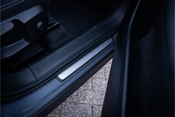 Volvo XC40 1.5 T4 Recharge Inscription Expression ** Trekhaak ** Climate-line ** Carplay ** Camera
