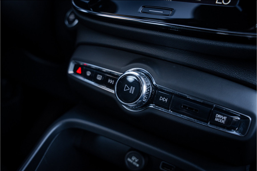 Volvo XC40 1.5 T4 Recharge Inscription Expression ** Trekhaak ** Climate-line ** Carplay ** Camera