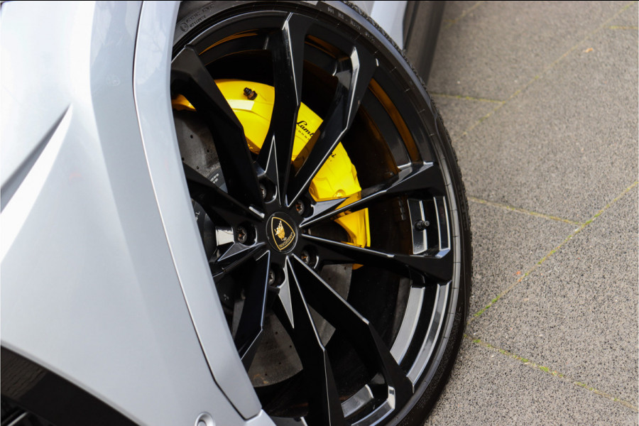 Lamborghini Urus 4.0 V8 **Carbon/Alcantara/Ceramic/B&O 3D/Gele stiksels**