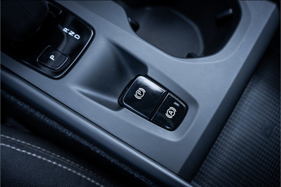 Volvo XC40 1.5 T4 Recharge Inscription Expression ** Trekhaak ** Climate-line ** Carplay ** Camera