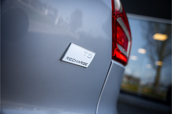 Volvo XC40 T5 Plug-in hybrid Plus Bright ** Leder ** Camera ** Harman/Kardon ** 20inch **  Memory Seats