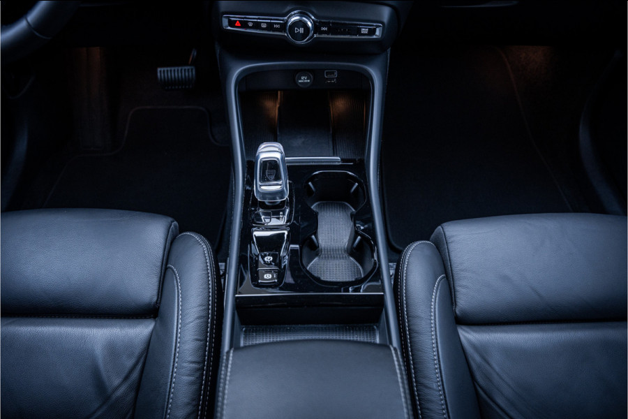 Volvo XC40 T5 Plug-in hybrid Plus Bright ** Leder ** Camera ** Harman/Kardon ** 20inch **  Memory Seats