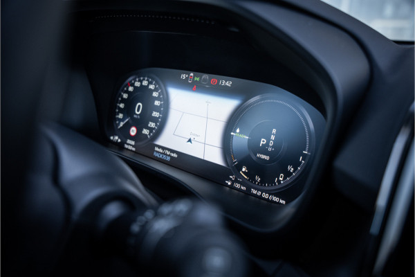 Volvo XC40 T5 Plug-in hybrid Plus Bright ** Leder ** Camera ** Harman/Kardon ** 20inch **  Memory Seats