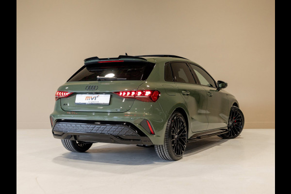 Audi A3 Sportback 35 TFSI S edition / 150pk / Maxton / Panorama dak / Sonos / Achteruitrij camera /