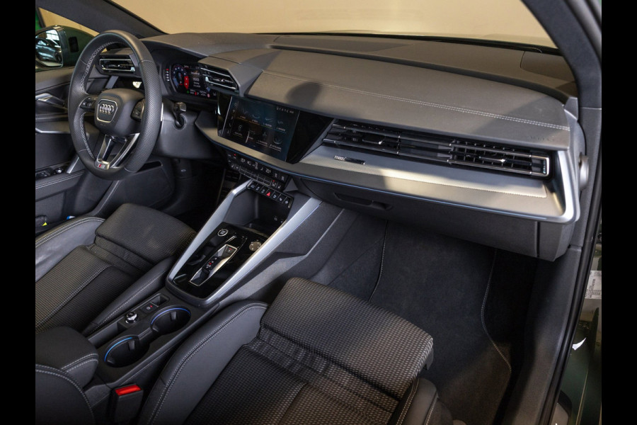 Audi A3 Sportback 35 TFSI S edition / 150pk / Maxton / Panorama dak / Sonos / Achteruitrij camera /