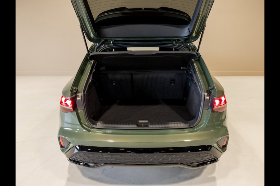 Audi A3 Sportback 35 TFSI S edition / 150pk / Maxton / Panorama dak / Sonos / Achteruitrij camera /