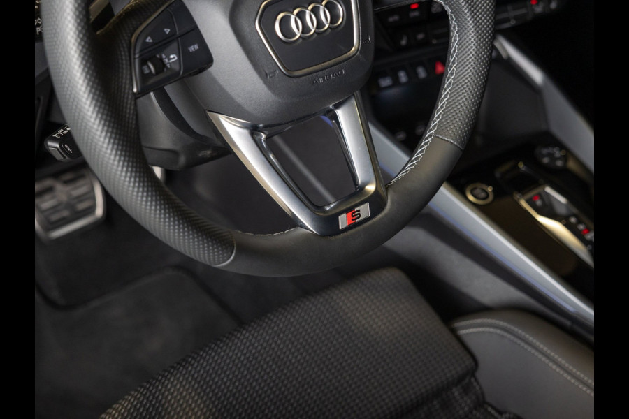 Audi A3 Sportback 35 TFSI S edition / 150pk / Maxton / Panorama dak / Sonos / Achteruitrij camera /