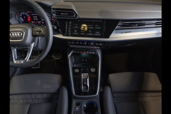 Audi A3 Sportback 35 TFSI S edition / 150pk / Maxton / Panorama dak / Sonos / Achteruitrij camera /
