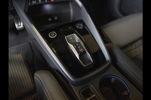 Audi A3 Sportback 35 TFSI S edition / 150pk / Maxton / Panorama dak / Sonos / Achteruitrij camera /