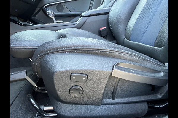 BMW 1-serie M135i xDrive High Executive M Sport 306pk Automaat | Panodak | Elektr. achterklep | Parking Pakket | Spiegel Pakket | Draadloze telefoonlader | etc. etc.