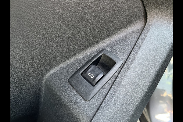 BMW 1-serie M135i xDrive High Executive M Sport 306pk Automaat | Panodak | Elektr. achterklep | Parking Pakket | Spiegel Pakket | Draadloze telefoonlader | etc. etc.