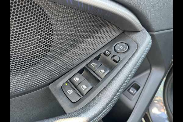 BMW 1-serie M135i xDrive High Executive M Sport 306pk Automaat | Panodak | Elektr. achterklep | Parking Pakket | Spiegel Pakket | Draadloze telefoonlader | etc. etc.