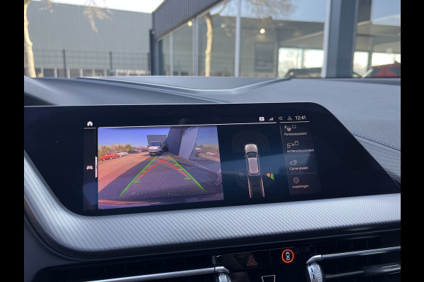 BMW 1-serie M135i xDrive High Executive M Sport 306pk Automaat | Panodak | Elektr. achterklep | Parking Pakket | Spiegel Pakket | Draadloze telefoonlader | etc. etc.