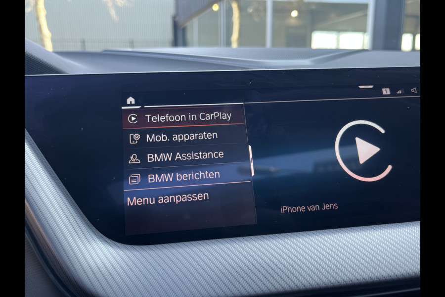 BMW 1-serie M135i xDrive High Executive M Sport 306pk Automaat | Panodak | Elektr. achterklep | Parking Pakket | Spiegel Pakket | Draadloze telefoonlader | etc. etc.