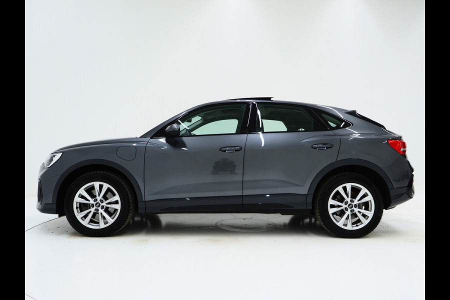 Audi Q3 Sportback 45 TFSI e Edition Full Black | Panoramadak | Stoelverwarming | Virtual | Cruise | PDC | LED | Carplay