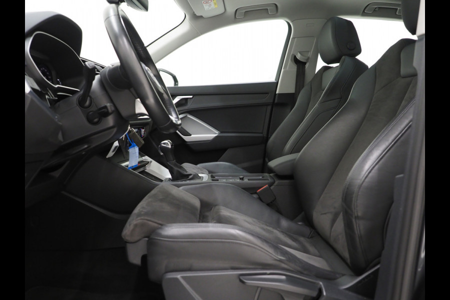 Audi Q3 Sportback 45 TFSI e Edition Full Black | Panoramadak | Stoelverwarming | Virtual | Cruise | PDC | LED | Carplay
