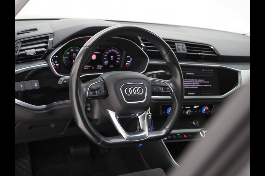 Audi Q3 Sportback 45 TFSI e Edition Full Black | Panoramadak | Stoelverwarming | Virtual | Cruise | PDC | LED | Carplay