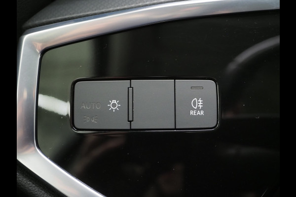 Audi Q3 Sportback 45 TFSI e Edition Full Black | Panoramadak | Stoelverwarming | Virtual | Cruise | PDC | LED | Carplay