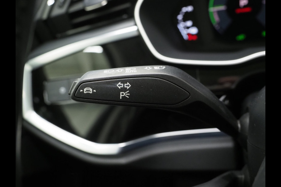 Audi Q3 Sportback 45 TFSI e Edition Full Black | Panoramadak | Stoelverwarming | Virtual | Cruise | PDC | LED | Carplay