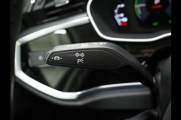 Audi Q3 Sportback 45 TFSI e Edition Full Black | Panoramadak | Stoelverwarming | Virtual | Cruise | PDC | LED | Carplay