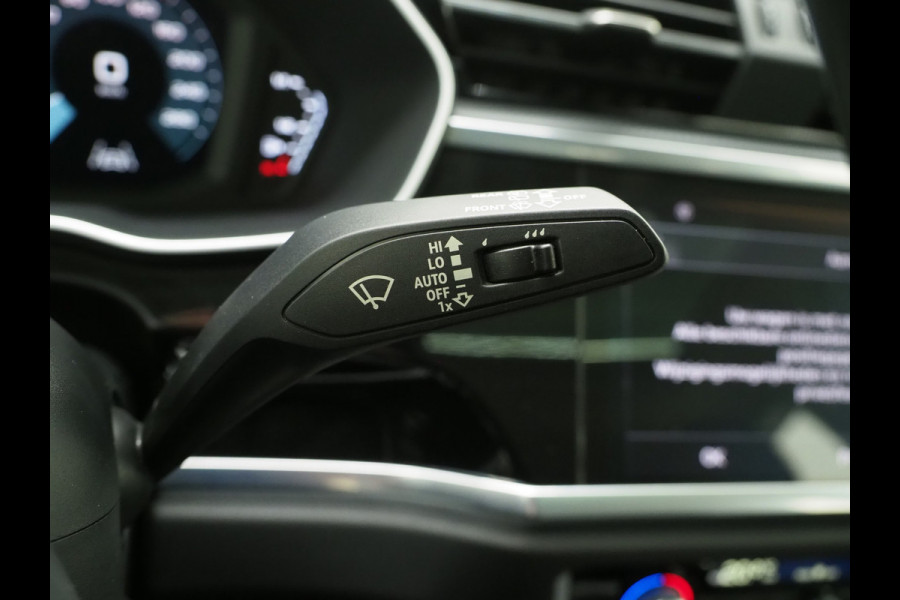 Audi Q3 Sportback 45 TFSI e Edition Full Black | Panoramadak | Stoelverwarming | Virtual | Cruise | PDC | LED | Carplay