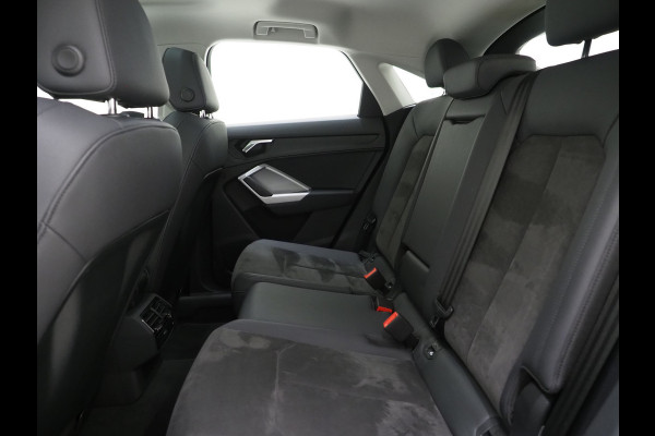 Audi Q3 Sportback 45 TFSI e Edition Full Black | Panoramadak | Stoelverwarming | Virtual | Cruise | PDC | LED | Carplay