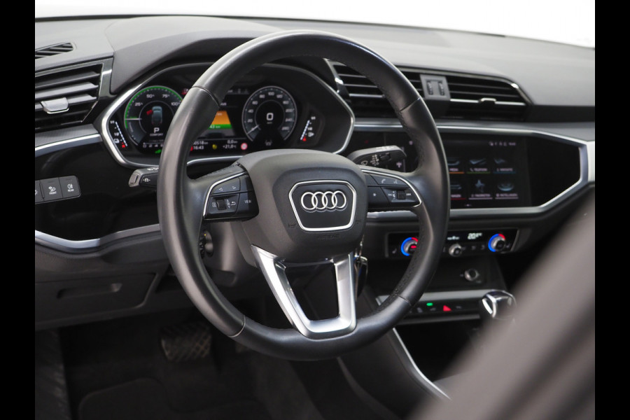 Audi Q3 Sportback 45 TFSI e Edition | Leder | Camera | Adaptive Cruise | Dodehoekdetectie | Stoelverwarming | Carplay