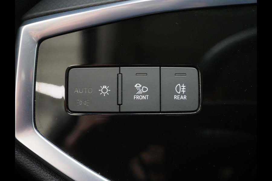 Audi Q3 Sportback 45 TFSI e Edition | Leder | Camera | Adaptive Cruise | Dodehoekdetectie | Stoelverwarming | Carplay