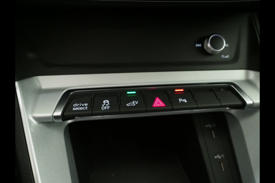 Audi Q3 Sportback 45 TFSI e Edition | Leder | Camera | Adaptive Cruise | Dodehoekdetectie | Stoelverwarming | Carplay