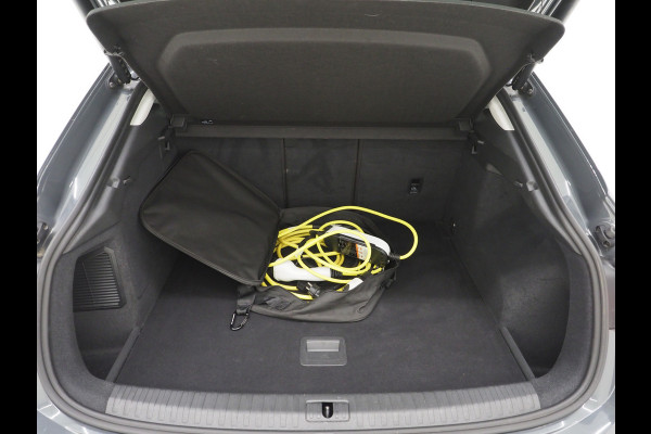 Audi Q3 Sportback 45 TFSI e Edition | Leder | Camera | Adaptive Cruise | Dodehoekdetectie | Stoelverwarming | Carplay