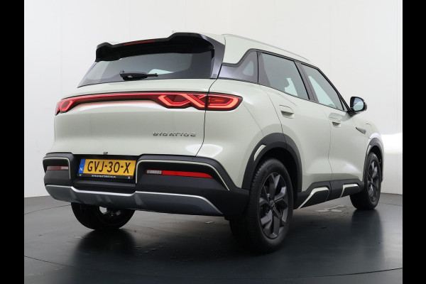BYD ATTO 2 Boost 45 kWh VAN €31.900,- VOOR € 27.877,- UW LENTEVOORDEEL €4.023,-! | DIRECT LEVERBAAR | Volledige BYD Fabrieksgarantie t/m 11-2030 of 150.000 km | Stoel & Stuurverwarming | Adaptieve Cruise | 360° Camera | Panoramadak | Dodehoekassistent | Origineel NL Auto