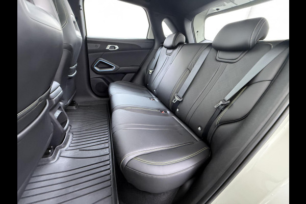 BYD ATTO 2 Boost 45 kWh VAN €31.900,- VOOR € 27.877,- UW LENTEVOORDEEL €4.023,-! | DIRECT LEVERBAAR | Volledige BYD Fabrieksgarantie t/m 11-2030 of 150.000 km | Stoel & Stuurverwarming | Adaptieve Cruise | 360° Camera | Panoramadak | Dodehoekassistent | Origineel NL Auto