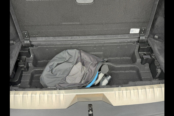 BMW 5 Serie Touring 530e xDrive Executive / Navi / Climate / Camera / Panormadak / Leder / 20"breedset