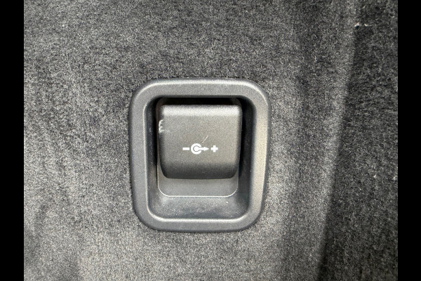 BMW 5 Serie Touring 530e xDrive Executive / Navi / Climate / Camera / Panormadak / Leder / 20"breedset