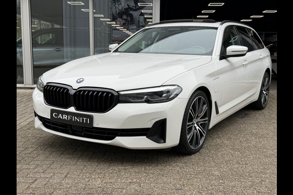 BMW 5 Serie Touring 530e xDrive Executive / Navi / Climate / Camera / Panormadak / Leder / 20"breedset