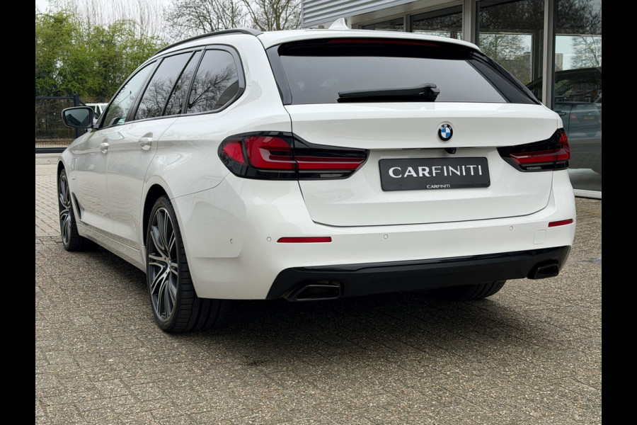 BMW 5 Serie Touring 530e xDrive Executive / Navi / Climate / Camera / Panormadak / Leder / 20"breedset