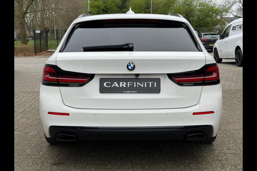 BMW 5 Serie Touring 530e xDrive Executive / Navi / Climate / Camera / Panormadak / Leder / 20"breedset