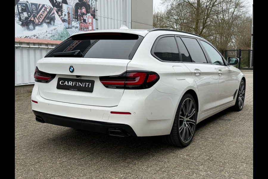 BMW 5 Serie Touring 530e xDrive Executive / Navi / Climate / Camera / Panormadak / Leder / 20"breedset