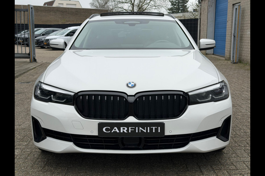 BMW 5 Serie Touring 530e xDrive Executive / Navi / Climate / Camera / Panormadak / Leder / 20"breedset